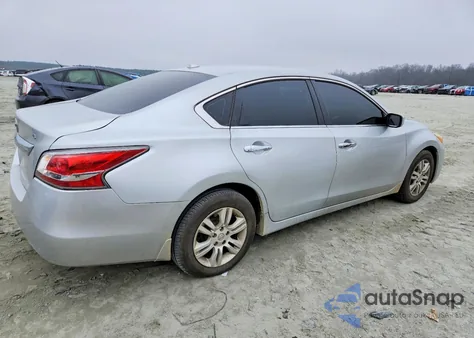 2015 Nissan Altima 2.5 z USA, uszkodzony, nr VIN 1N4AL3AP2FN890401